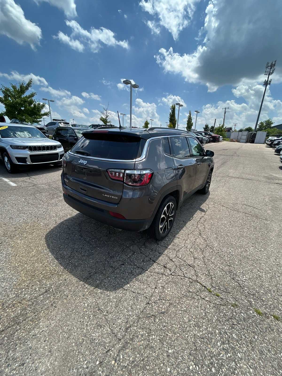 Thumbnail: 2022 Jeep Compass - 16