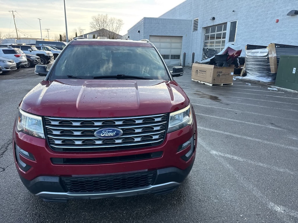 Used 2017 Ford Explorer XLT SUV