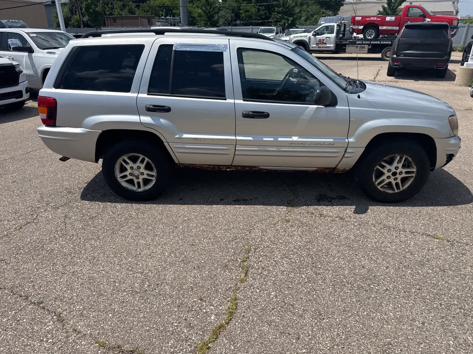 Thumbnail: 2004 Jeep Grand Cherokee - 12