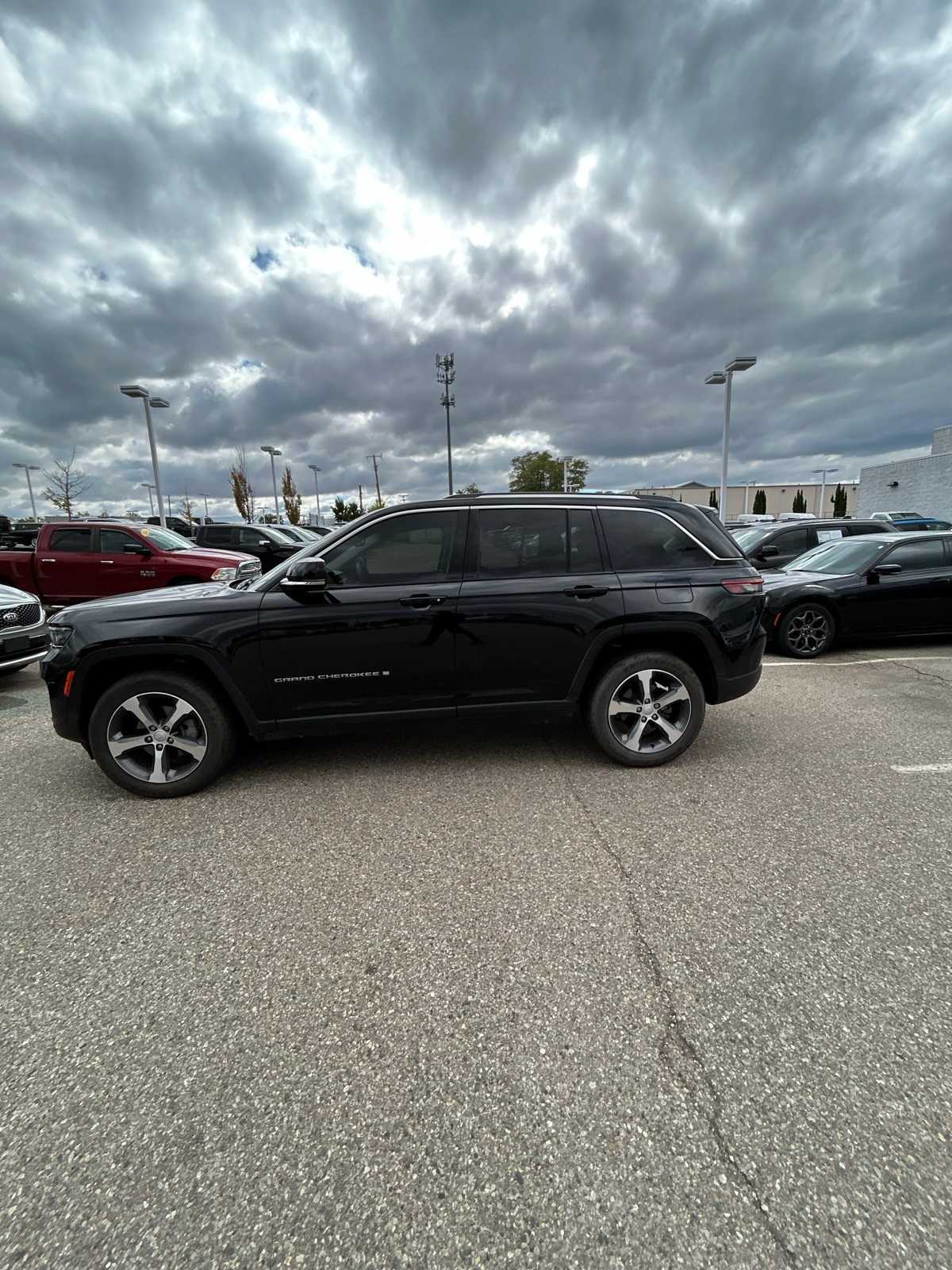 Thumbnail: 2023 Jeep Grand Cherokee - 26