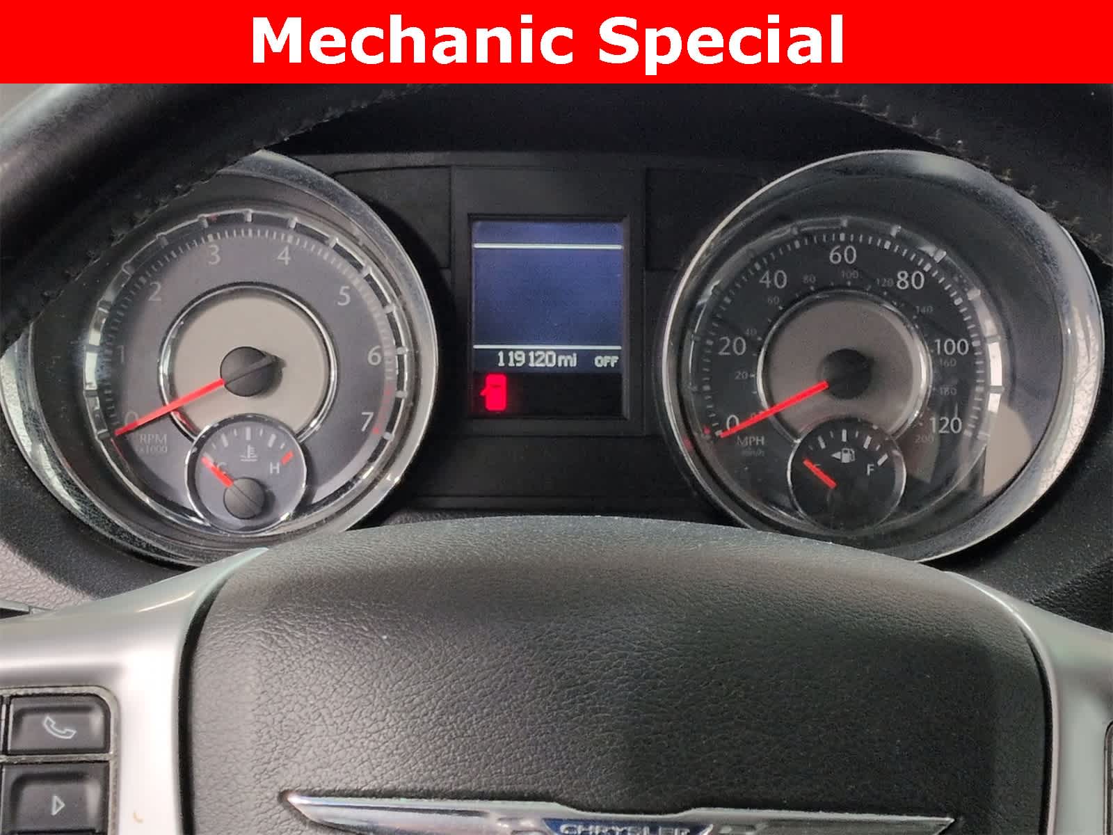 Thumbnail: 2012 Chrysler Town & Country - 33