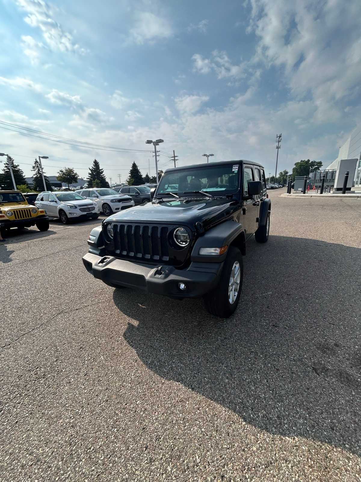 Thumbnail: 2021 Jeep Wrangler - 3