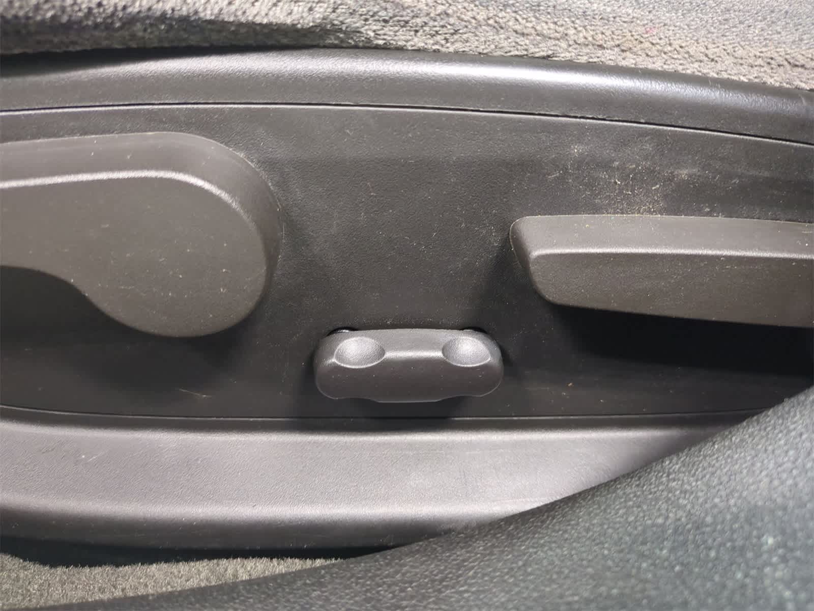 Thumbnail: 2011 Chevrolet Impala - 18