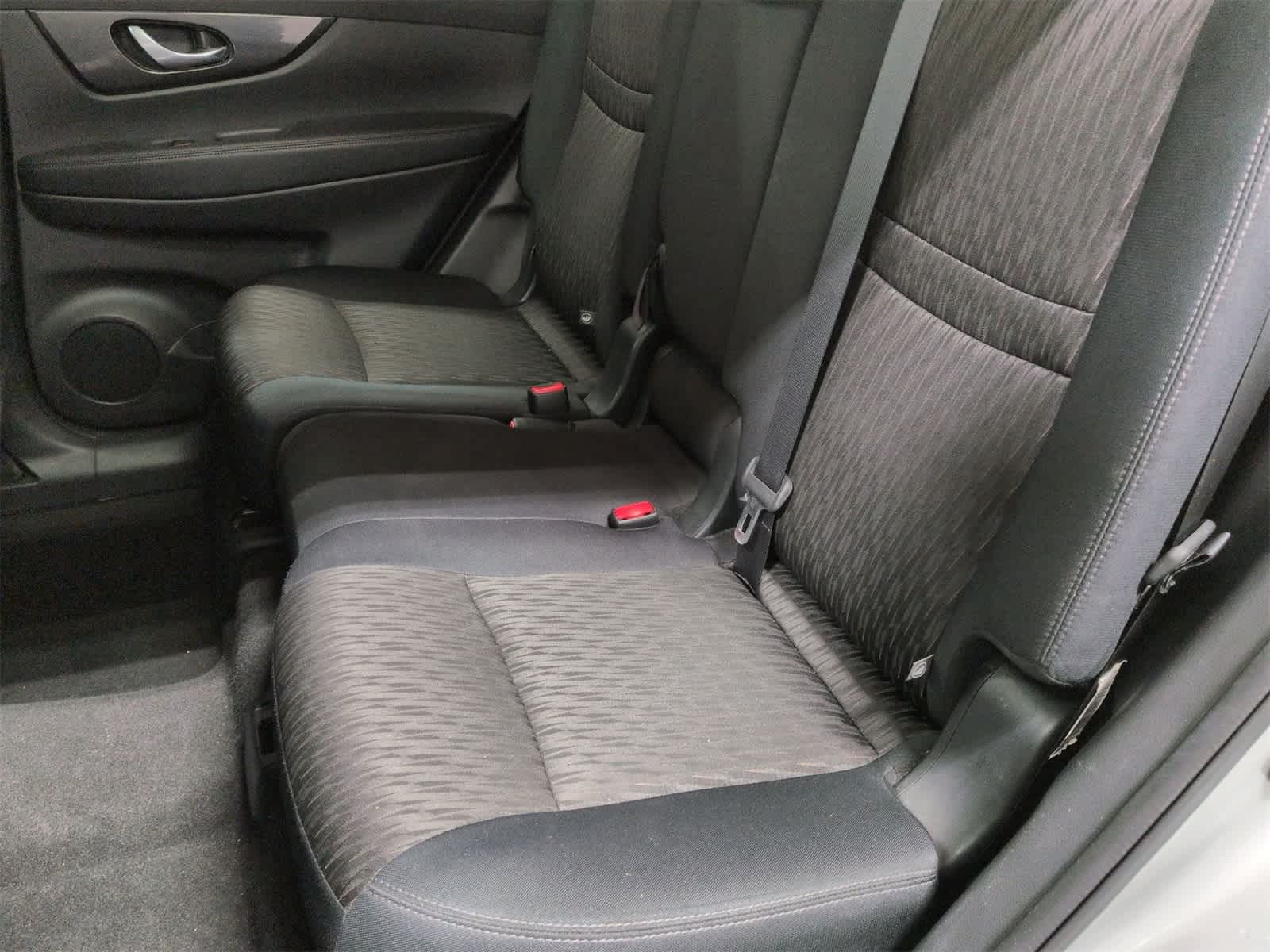 Thumbnail: 2017 Nissan Rogue - 20