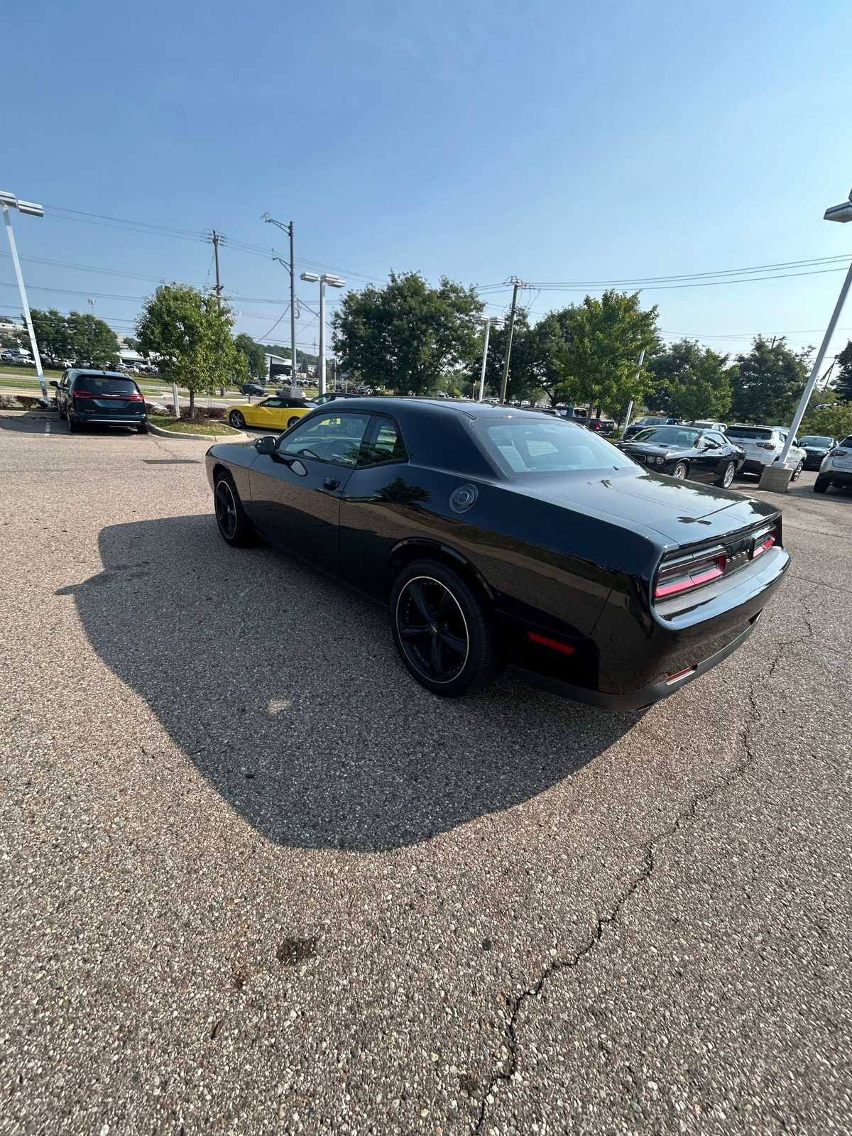Thumbnail: 2016 Dodge Challenger - 23