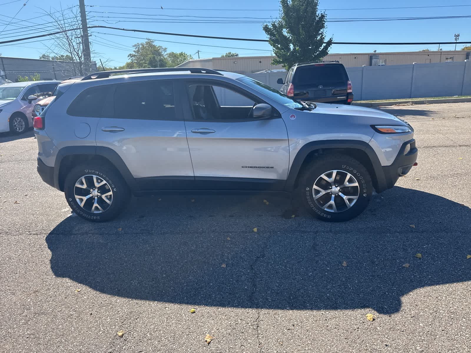 Thumbnail: 2018 Jeep Cherokee - 13