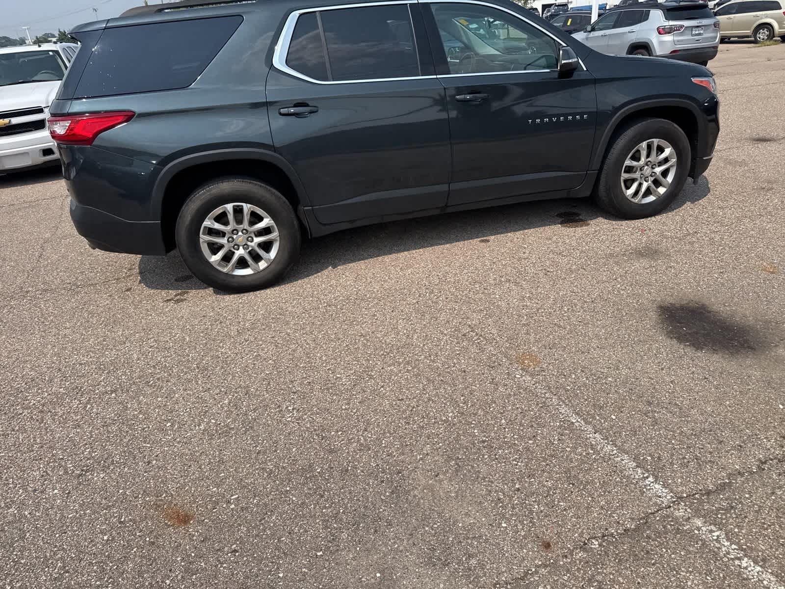 Thumbnail: 2021 Chevrolet Traverse - 13