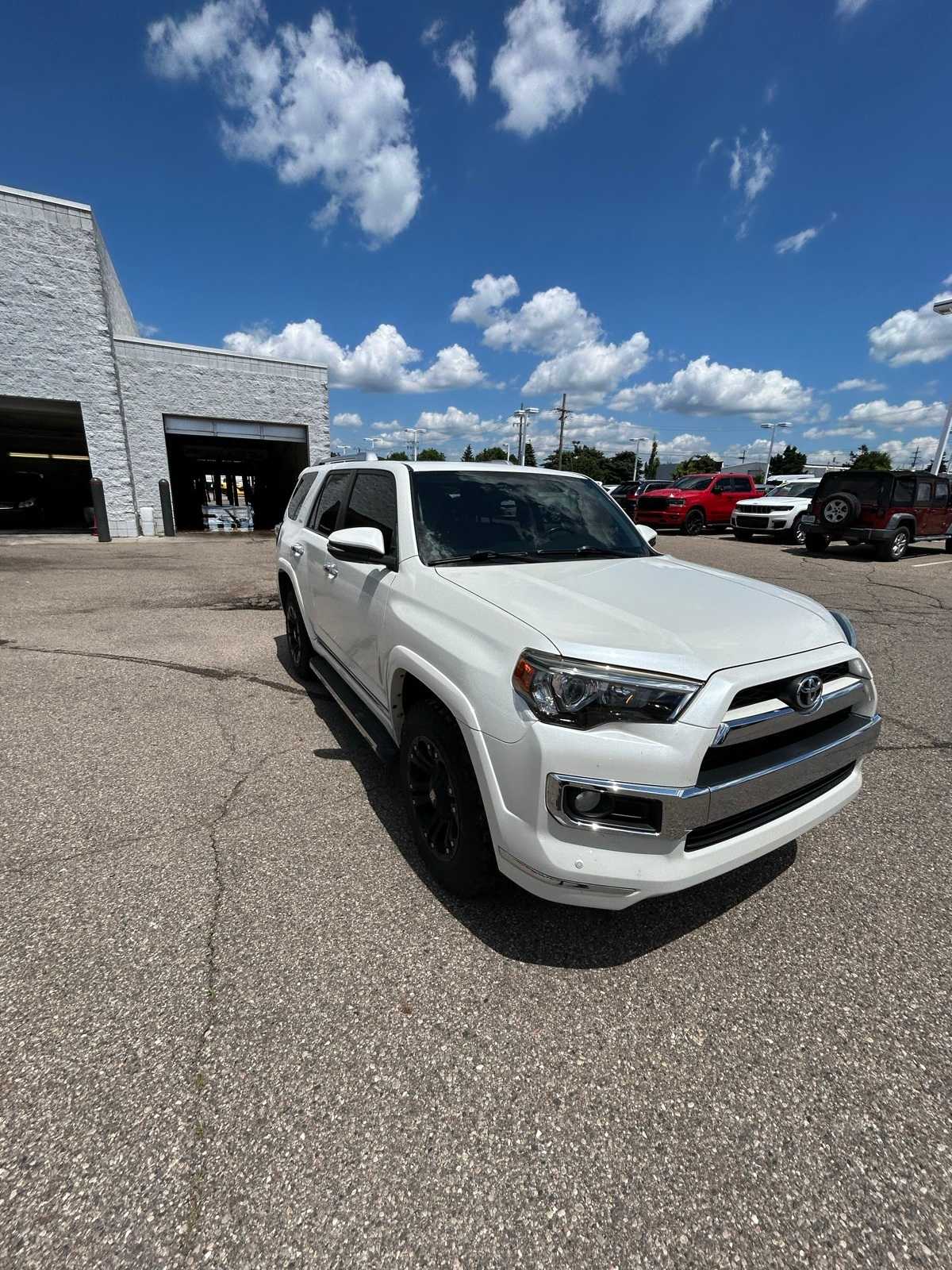 Thumbnail: 2014 Toyota 4Runner - 6