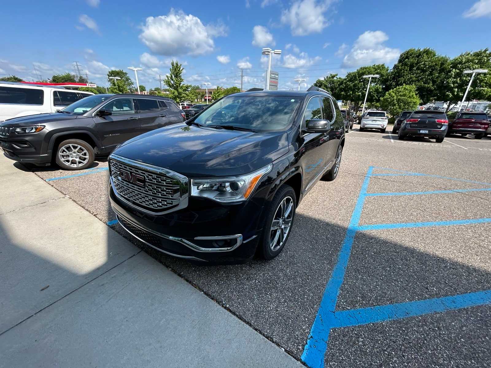 Thumbnail: 2019 GMC Acadia - 4