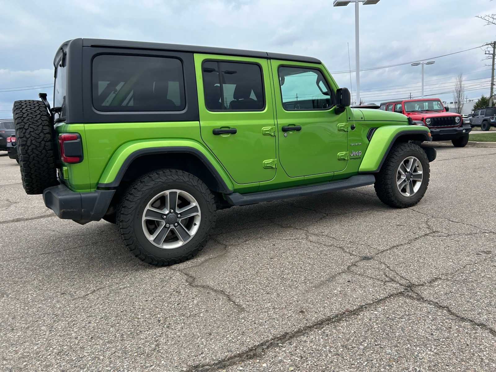 Thumbnail: 2018 Jeep Wrangler - 14