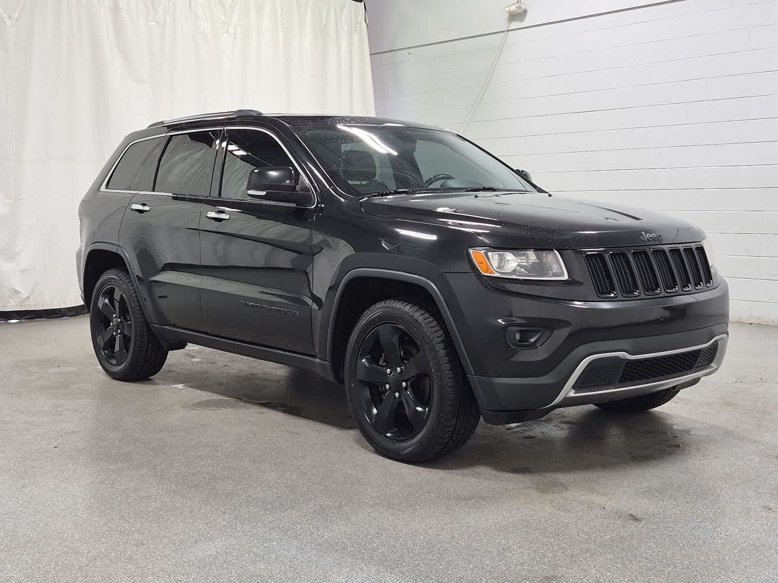 Thumbnail: 2014 Jeep Grand Cherokee - 16