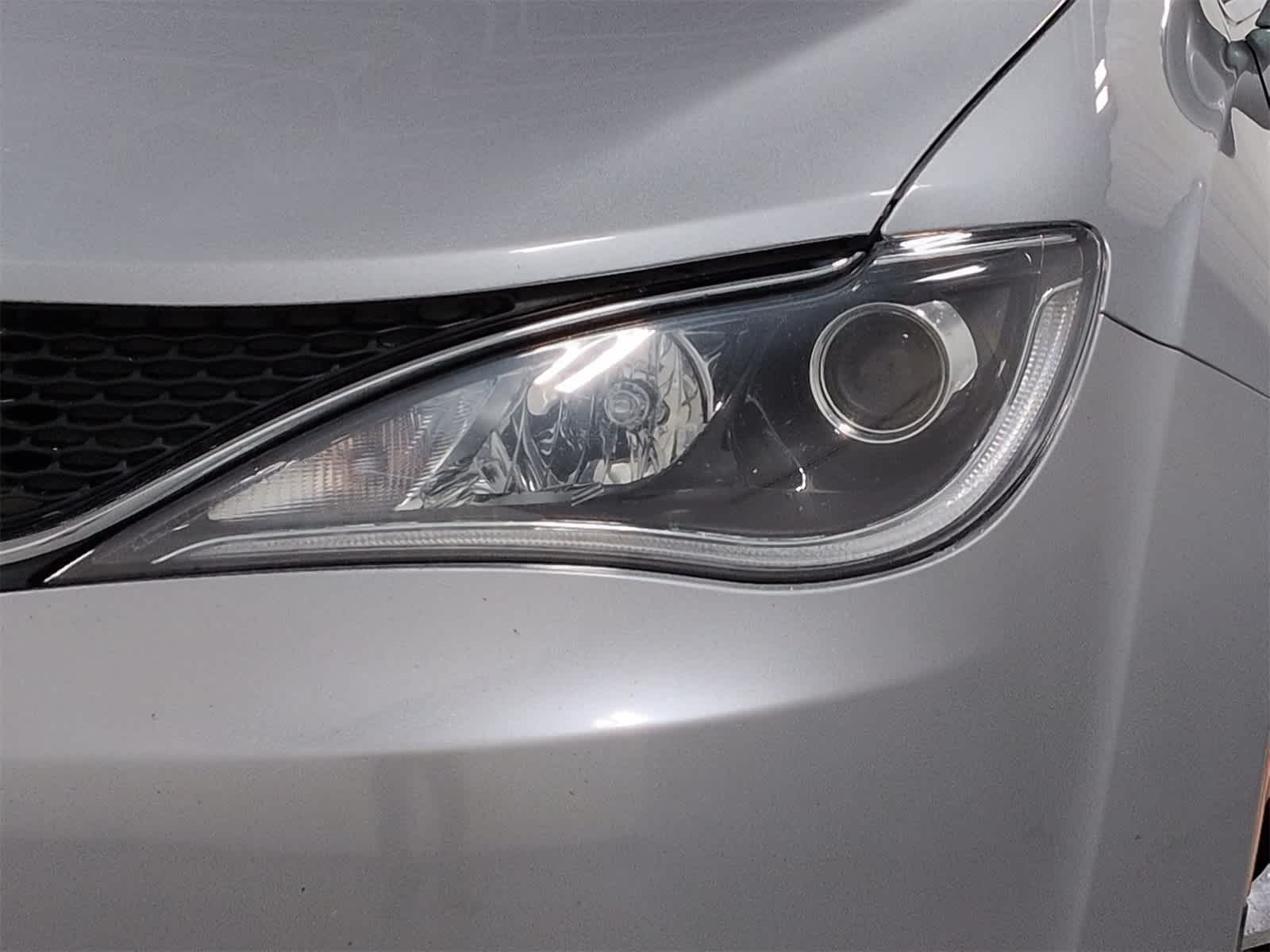 Thumbnail: 2020 Chrysler Pacifica - 11