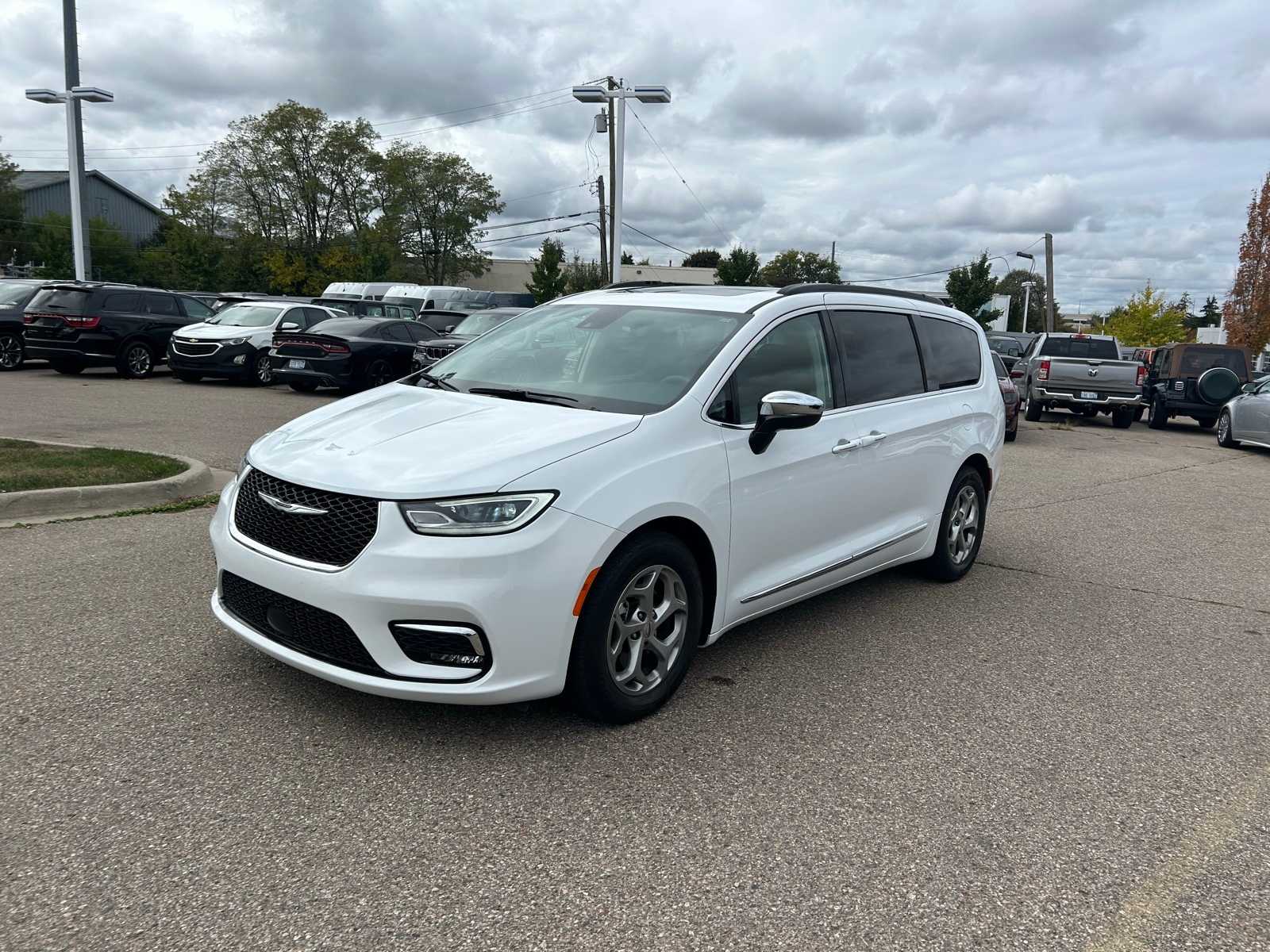 Thumbnail: 2023 Chrysler Pacifica - 2