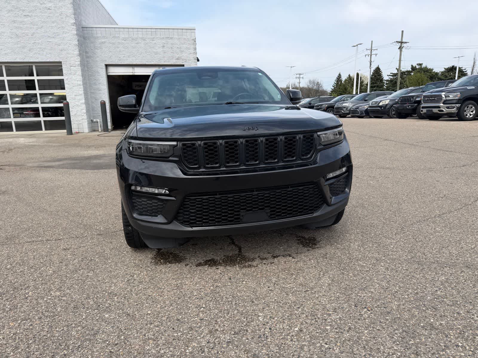Thumbnail: 2023 Jeep Grand Cherokee - 4