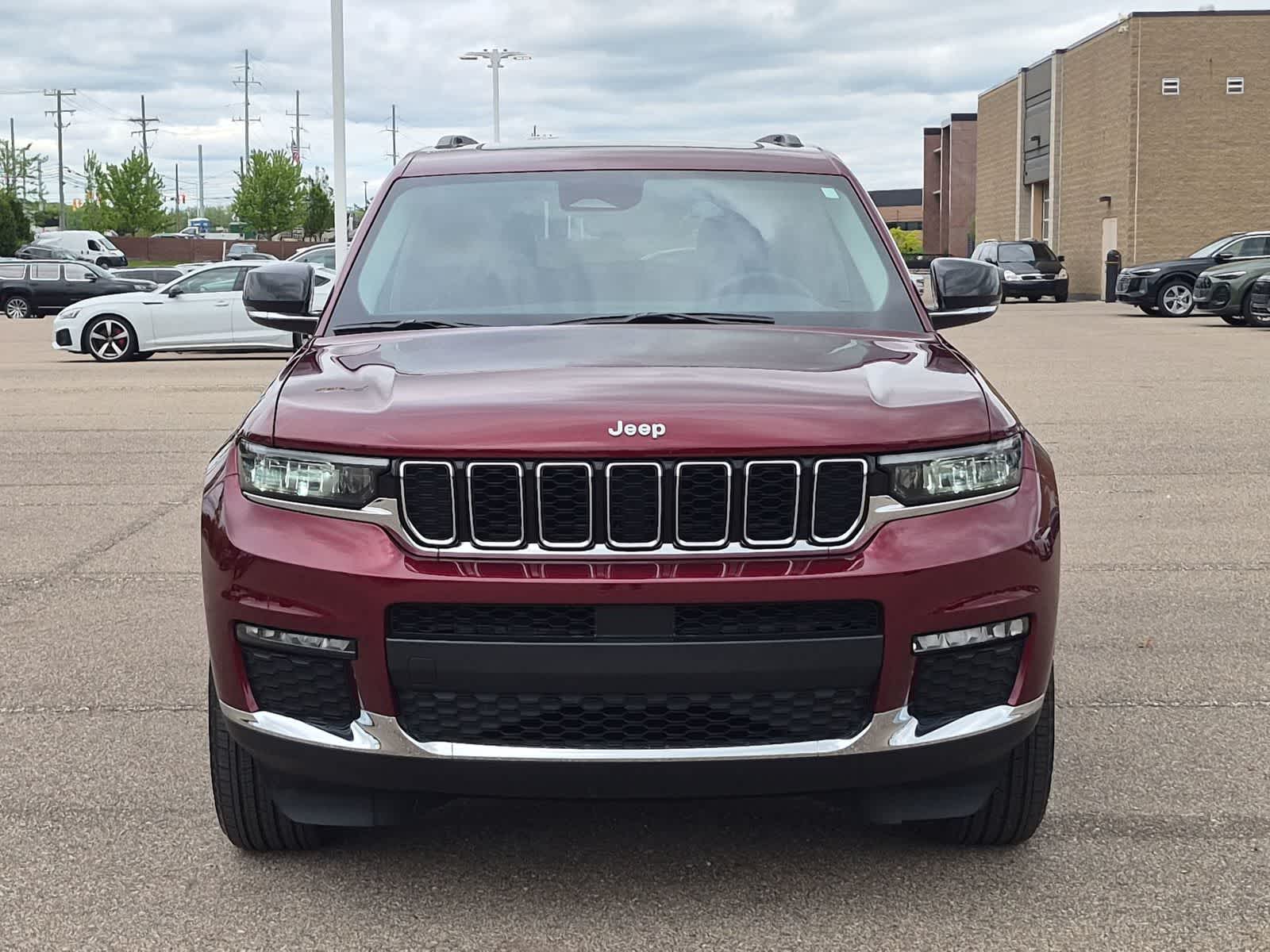 Thumbnail: 2023 Jeep Grand Cherokee L - 17