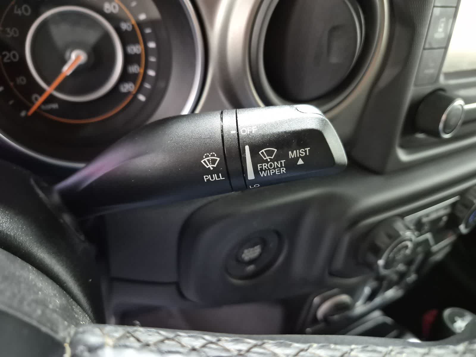 Thumbnail: 2018 Jeep Wrangler - 24