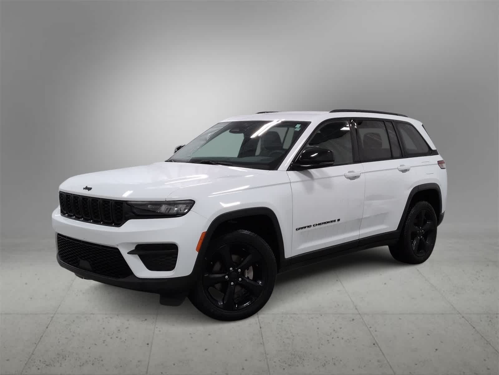 2023 Jeep Grand Cherokee Altitude's photo