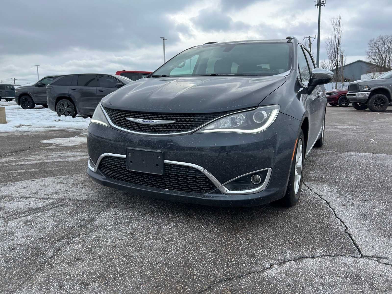 Thumbnail: 2020 Chrysler Pacifica - 4