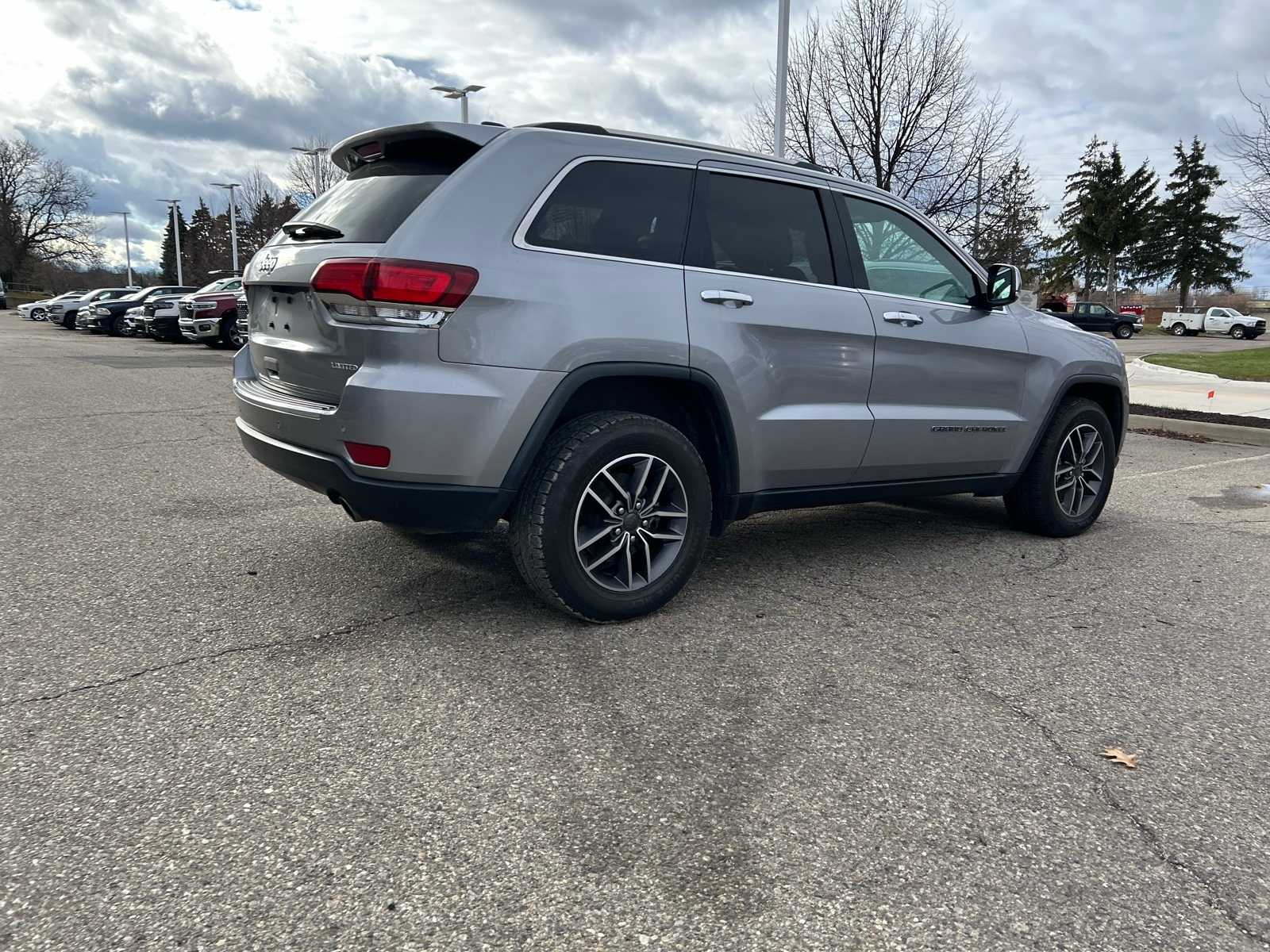 Thumbnail: 2020 Jeep Grand Cherokee - 13