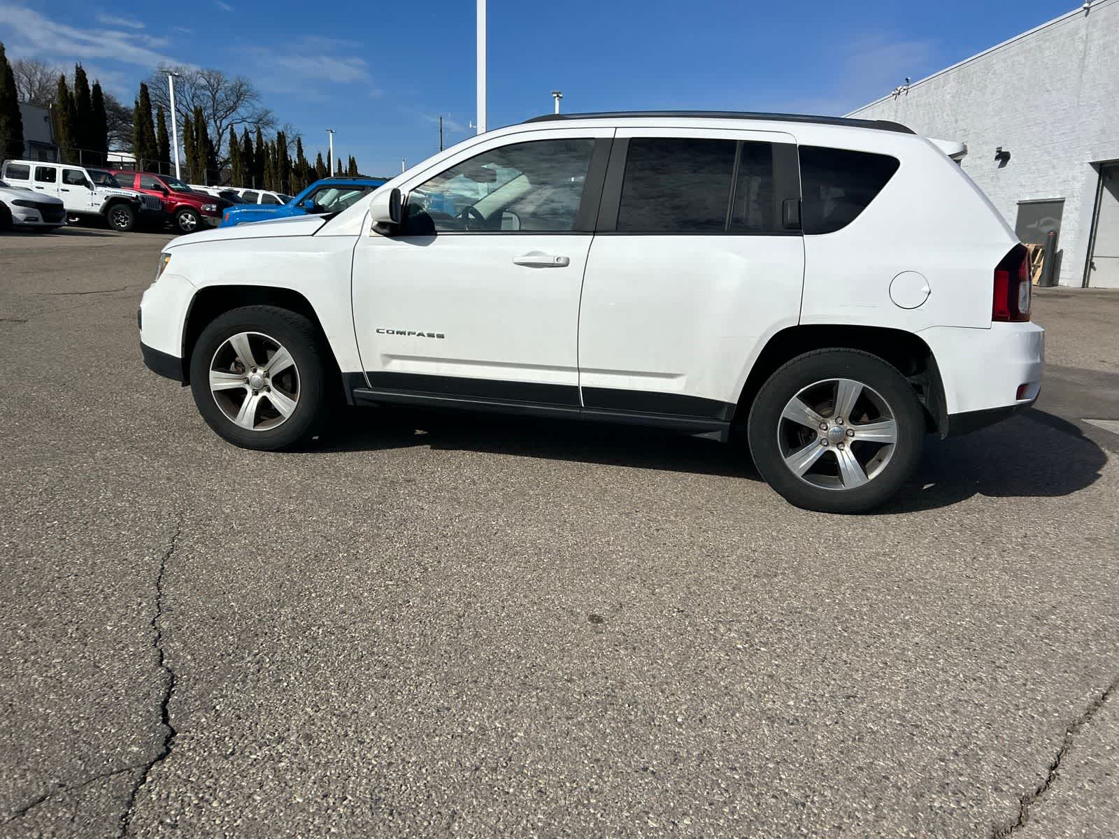 Thumbnail: 2017 Jeep Compass - 29