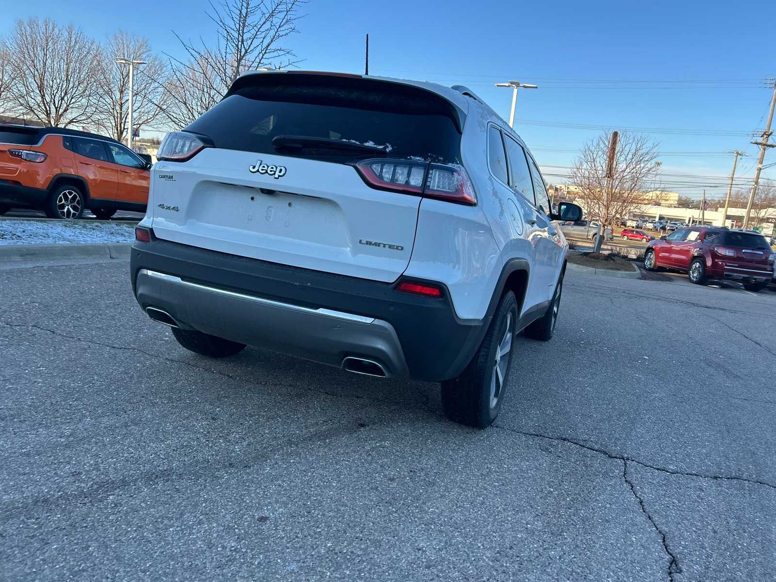Thumbnail: 2019 Jeep Cherokee - 20