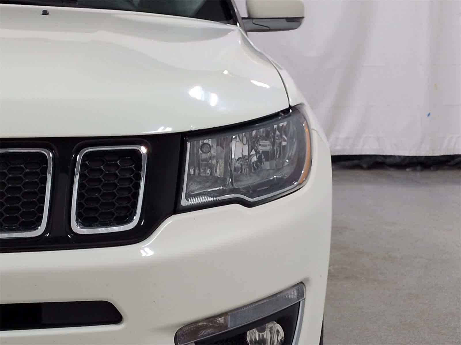 Thumbnail: 2018 Jeep Compass - 11