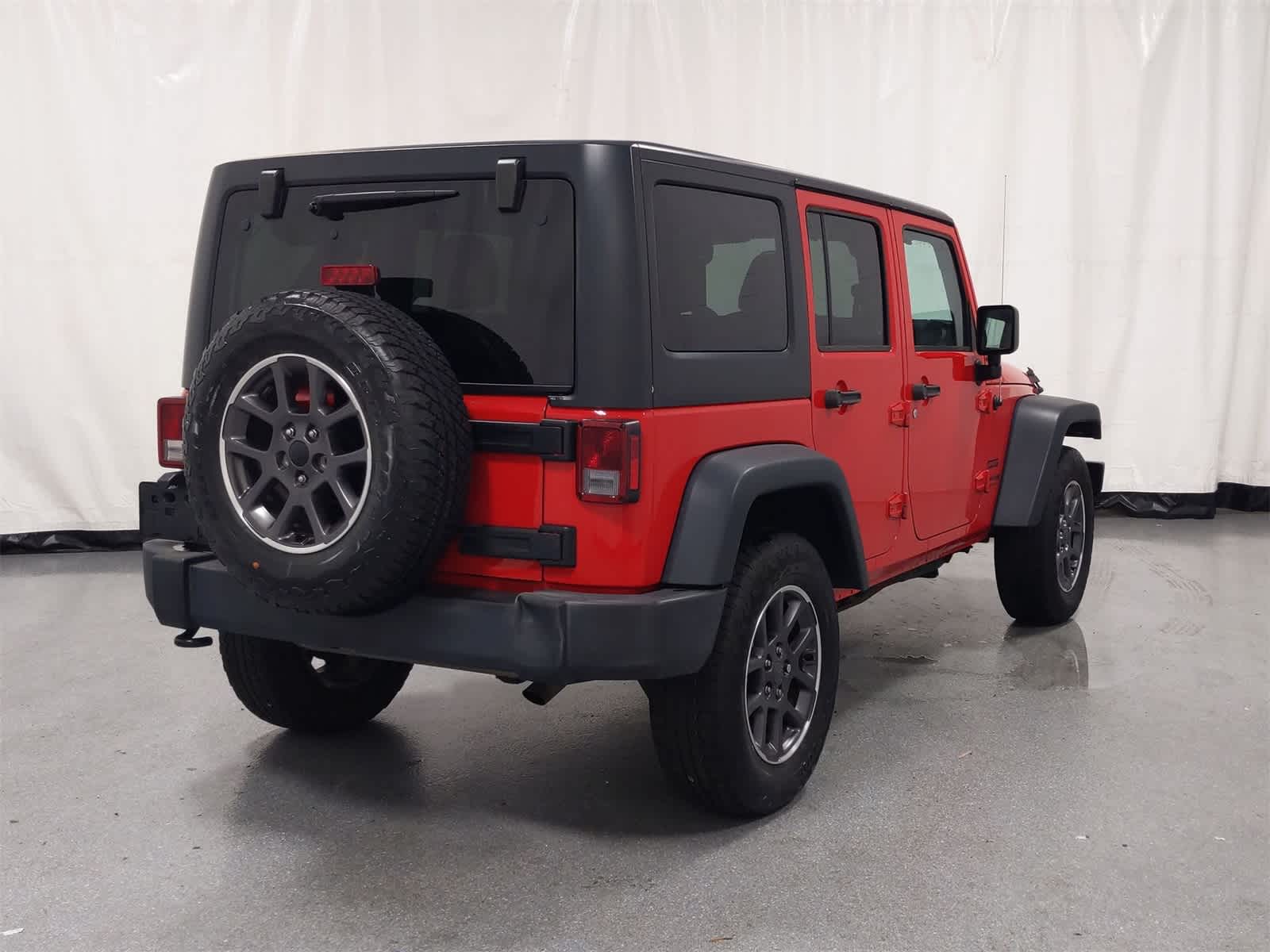 Thumbnail: 2018 Jeep Wrangler - 14