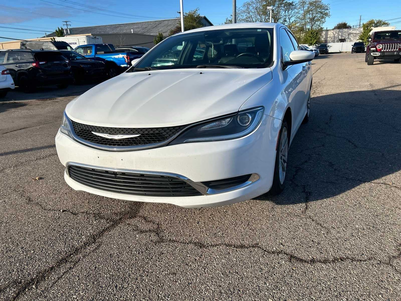 2017 Chrysler 200 Limited photo 3