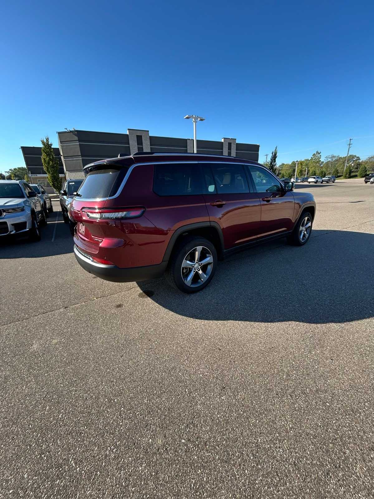 Thumbnail: 2021 Jeep Grand Cherokee L - 16