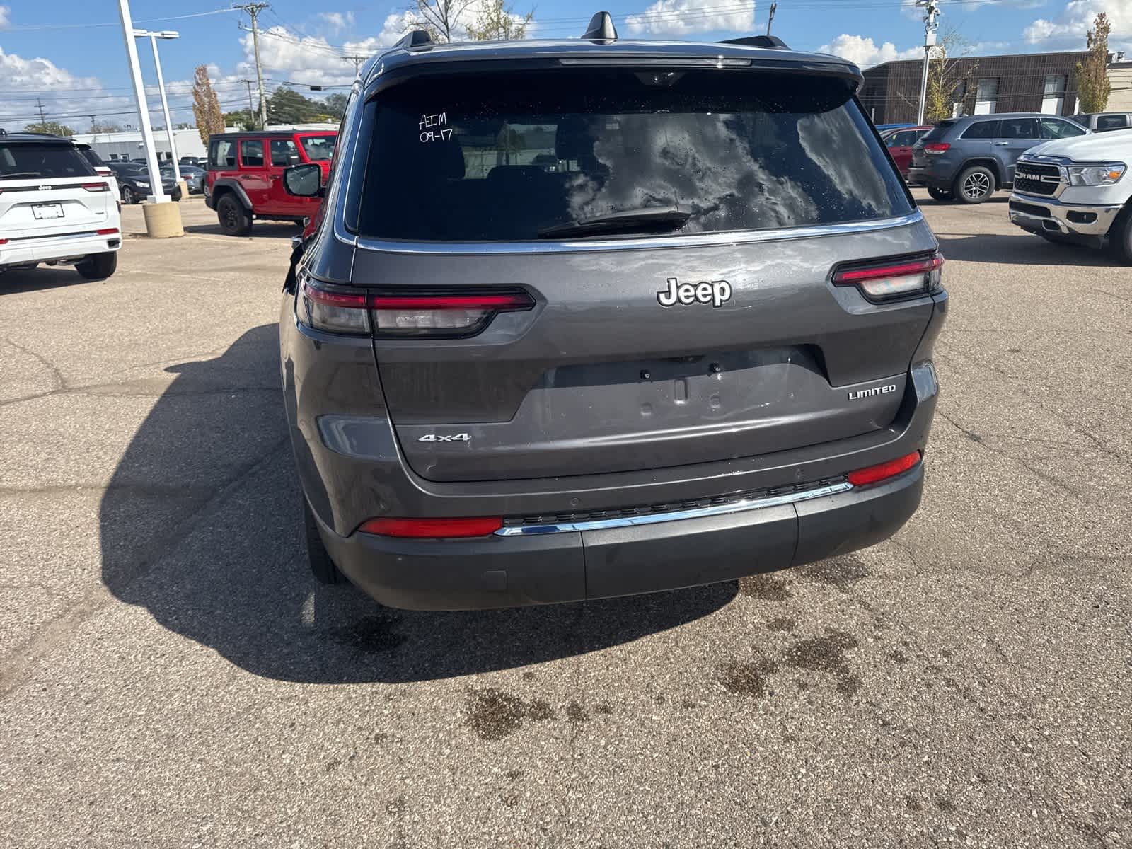 Thumbnail: 2024 Jeep Grand Cherokee L - 19