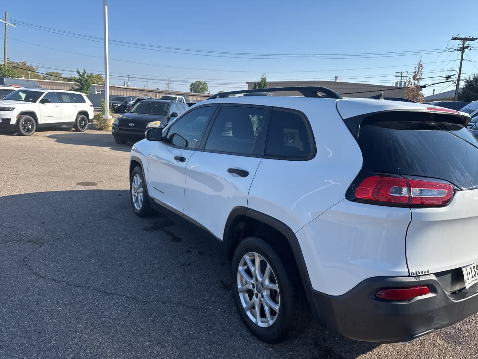 Thumbnail: 2016 Jeep Cherokee - 17
