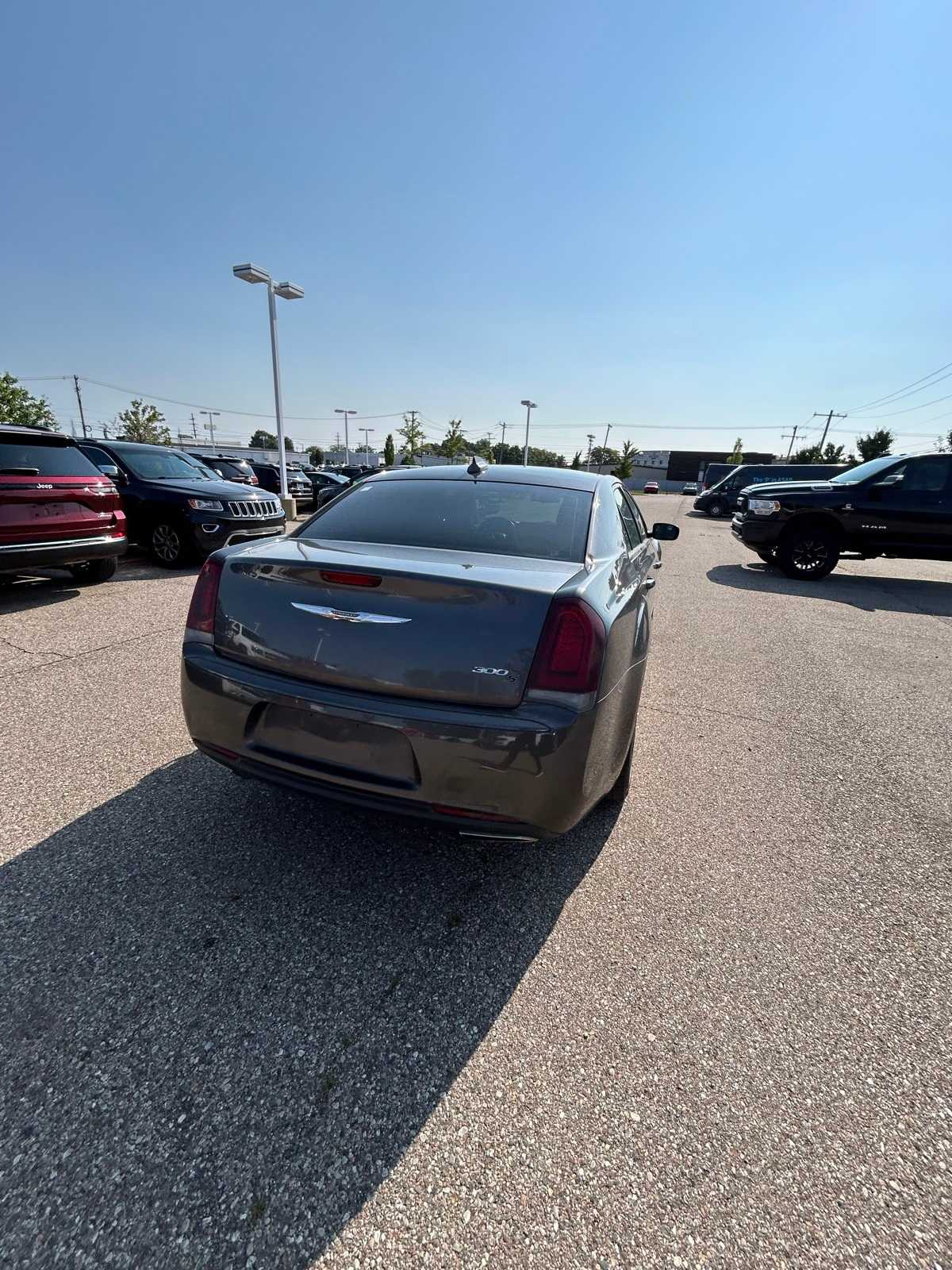 Thumbnail: 2019 Chrysler 300 - 22