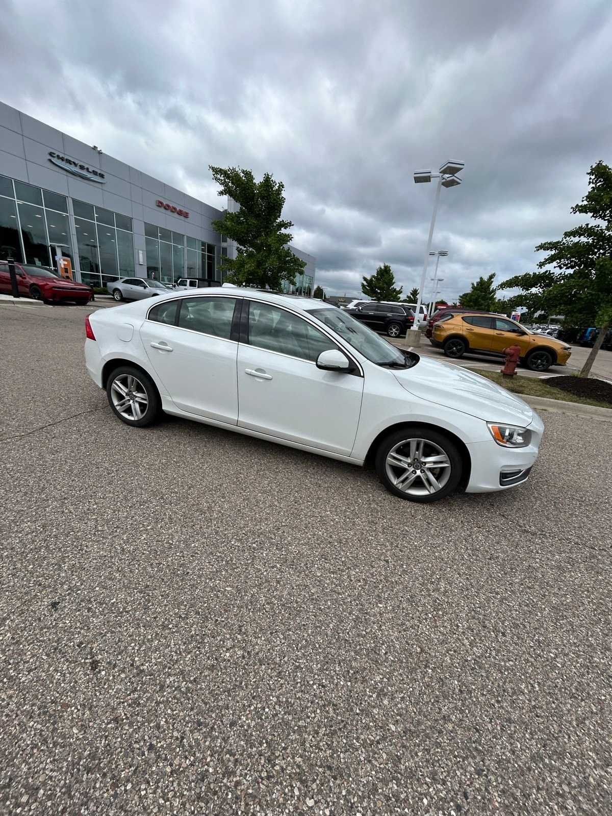 Thumbnail: 2015 Volvo S60 - 9