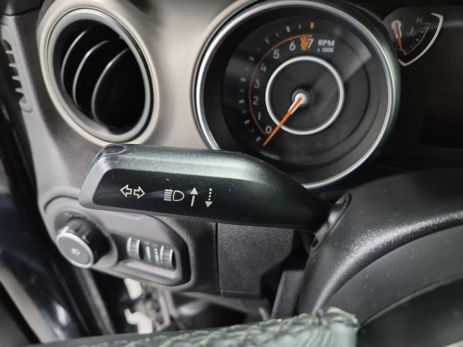 Thumbnail: 2018 Jeep Wrangler - 25
