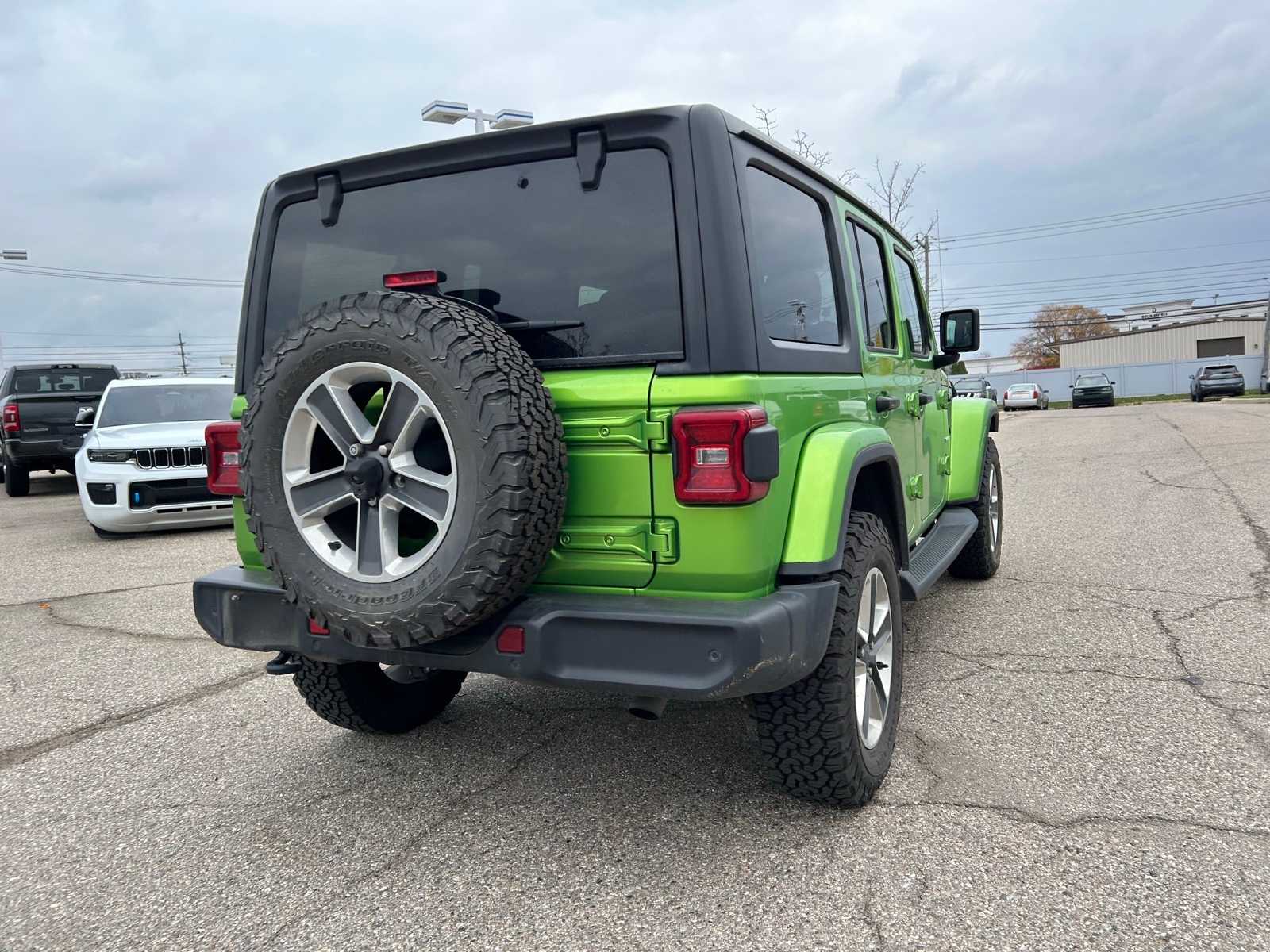 Thumbnail: 2018 Jeep Wrangler - 17