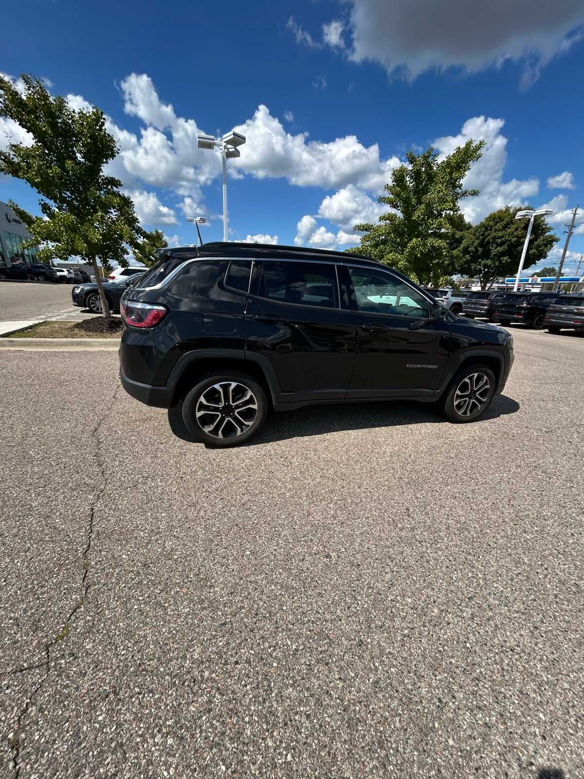 Thumbnail: 2022 Jeep Compass - 14