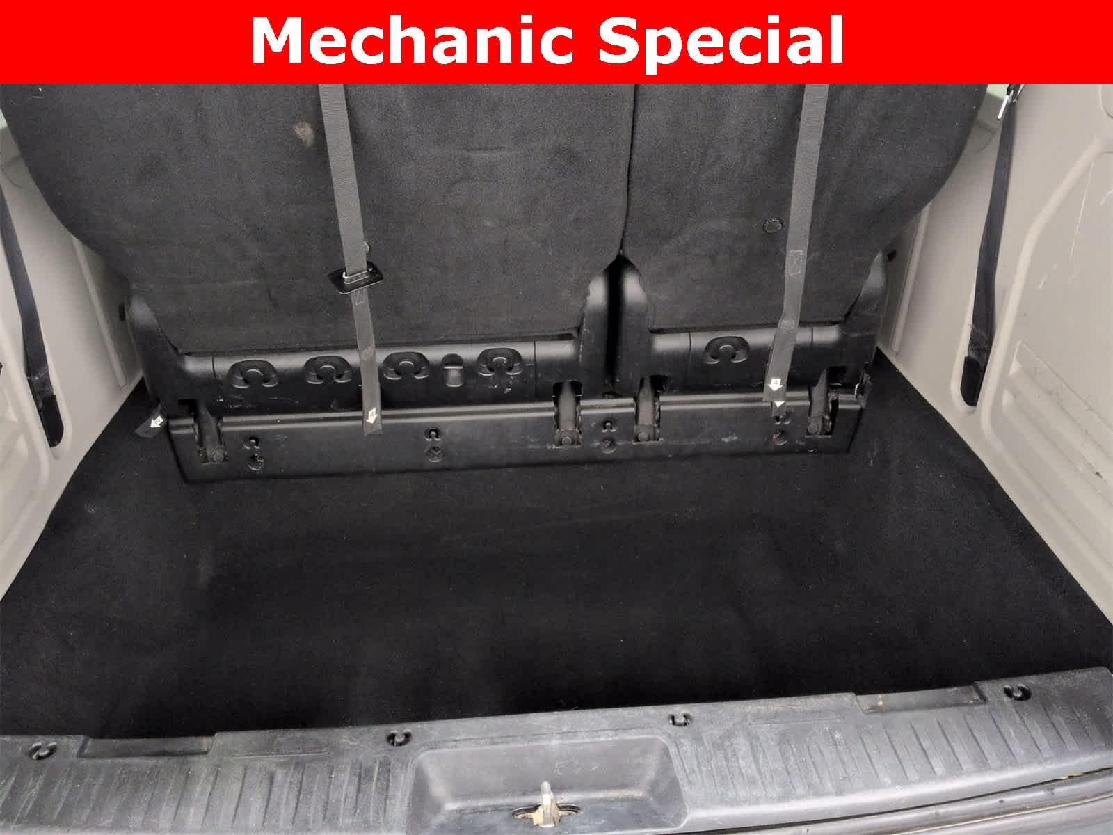 Thumbnail: 2012 Chrysler Town & Country - 34