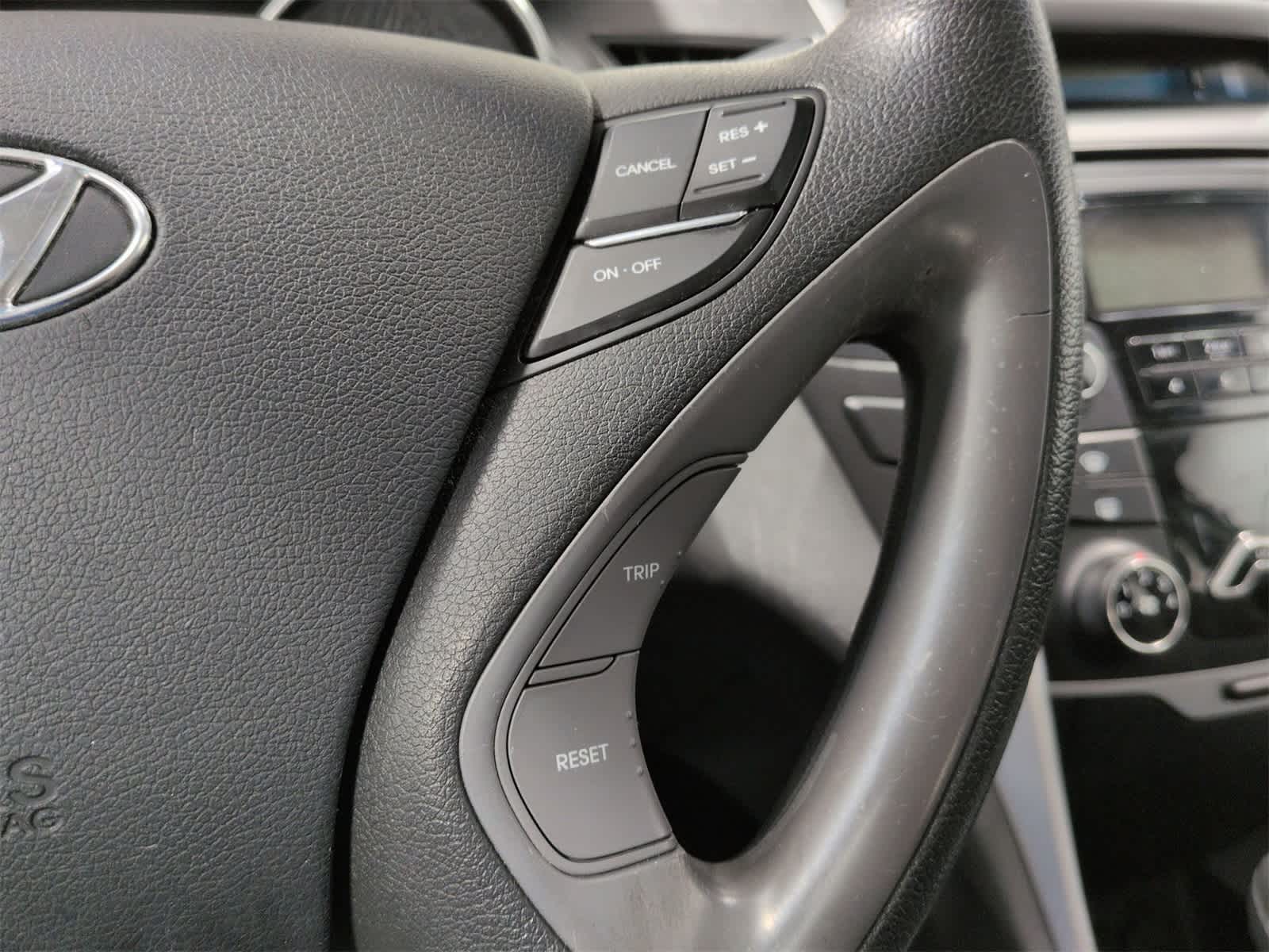Thumbnail: 2013 Hyundai Sonata - 25