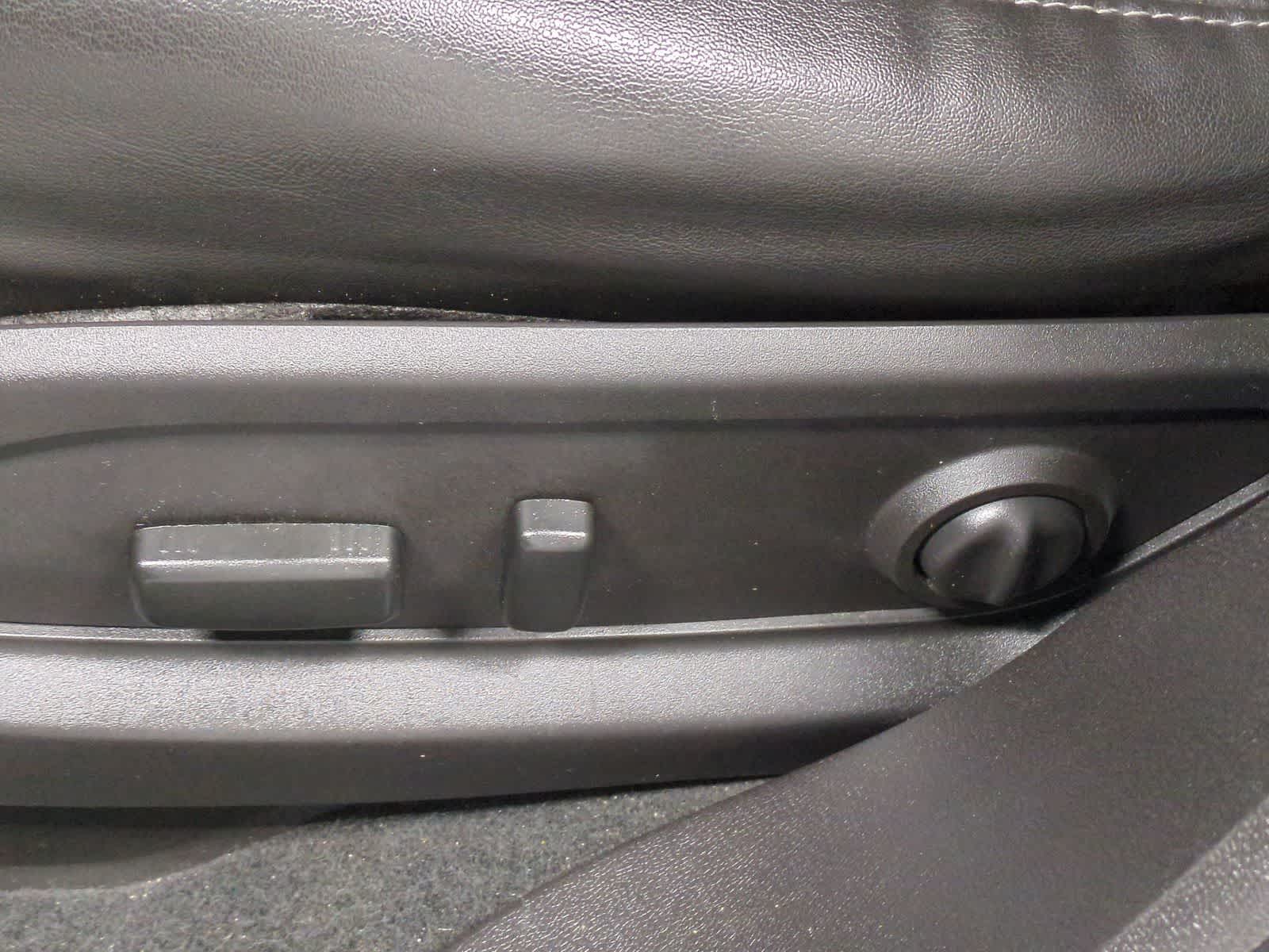 Thumbnail: 2016 GMC Acadia - 17