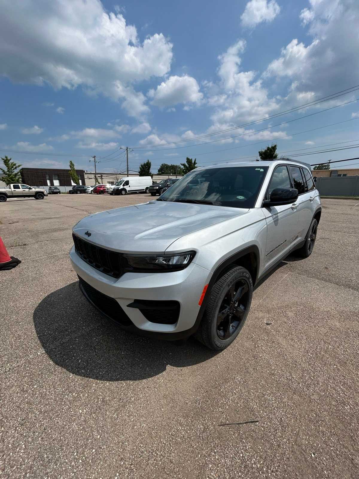 Thumbnail: 2023 Jeep Grand Cherokee - 2
