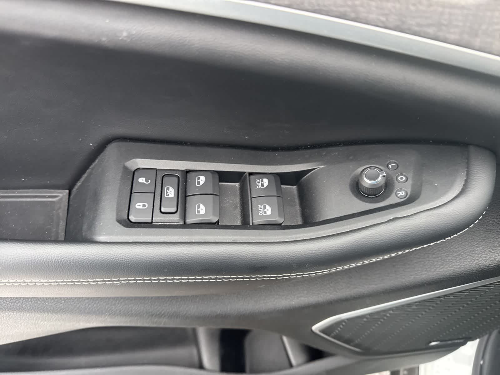 Thumbnail: 2023 Jeep Grand Cherokee - 21