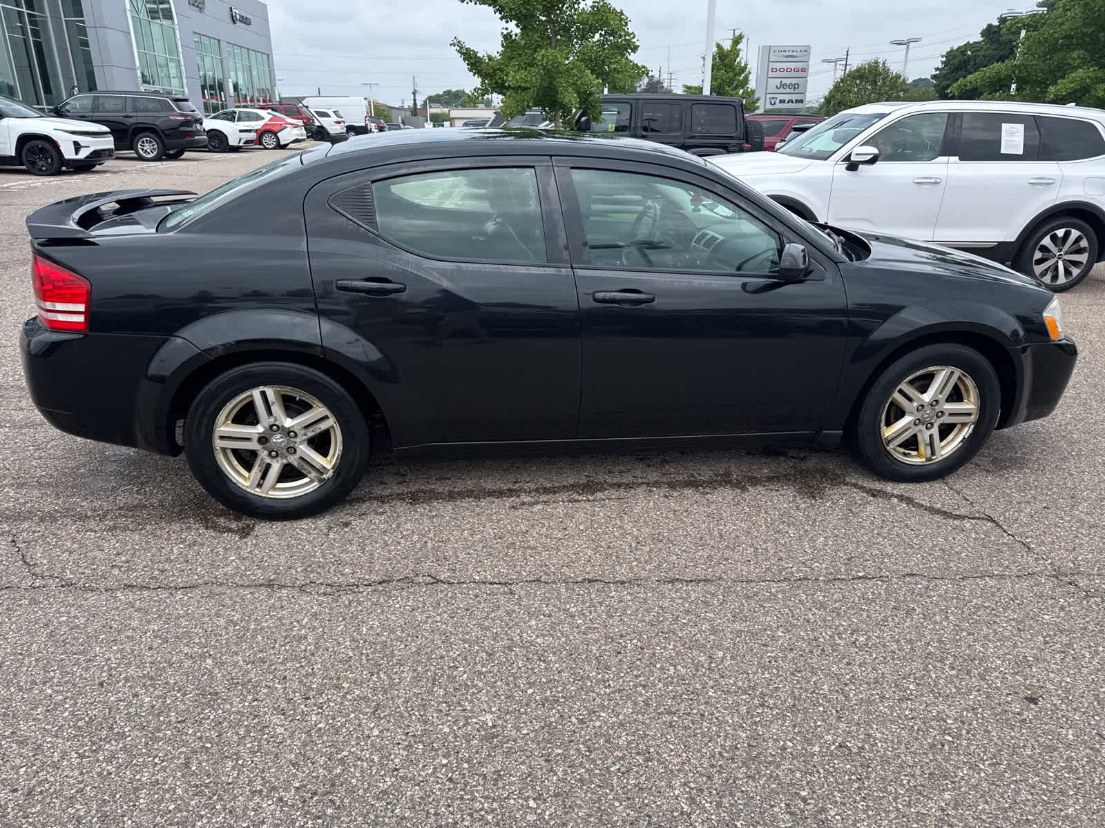 Thumbnail: 2010 Dodge Avenger - 13