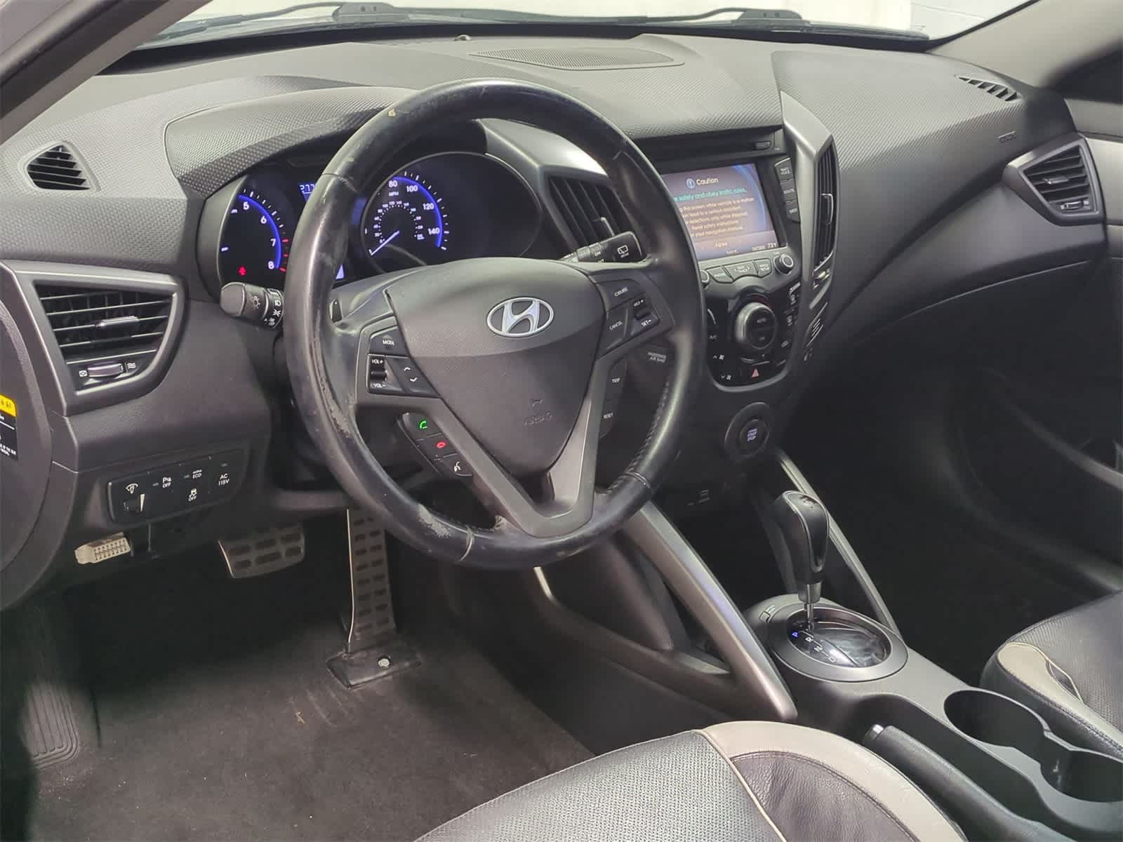 Thumbnail: 2015 Hyundai Veloster - 10