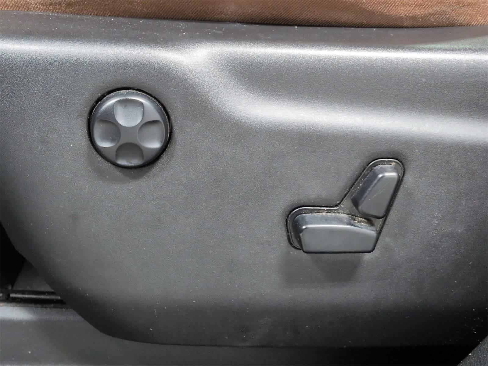 Thumbnail: 2019 Jeep Grand Cherokee - 18