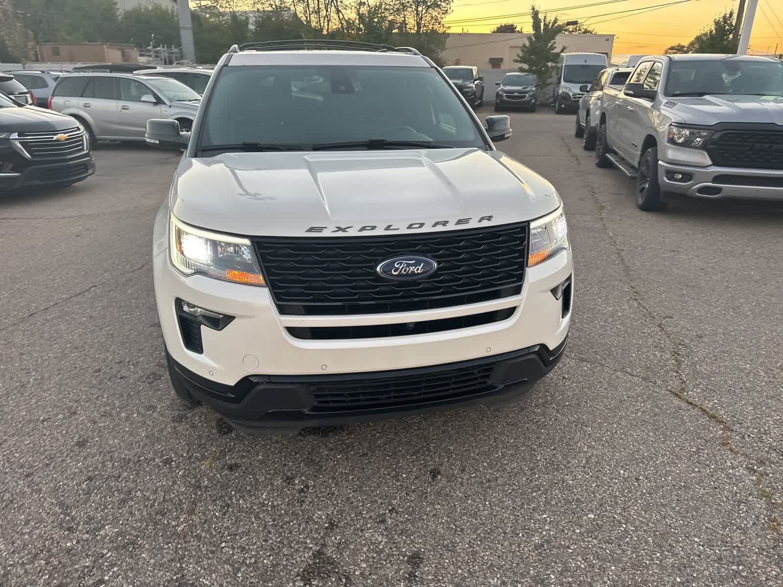 Thumbnail: 2019 Ford Explorer - 6