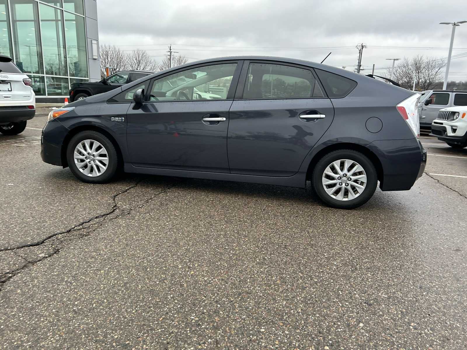 Thumbnail: 2015 Toyota Prius - 27