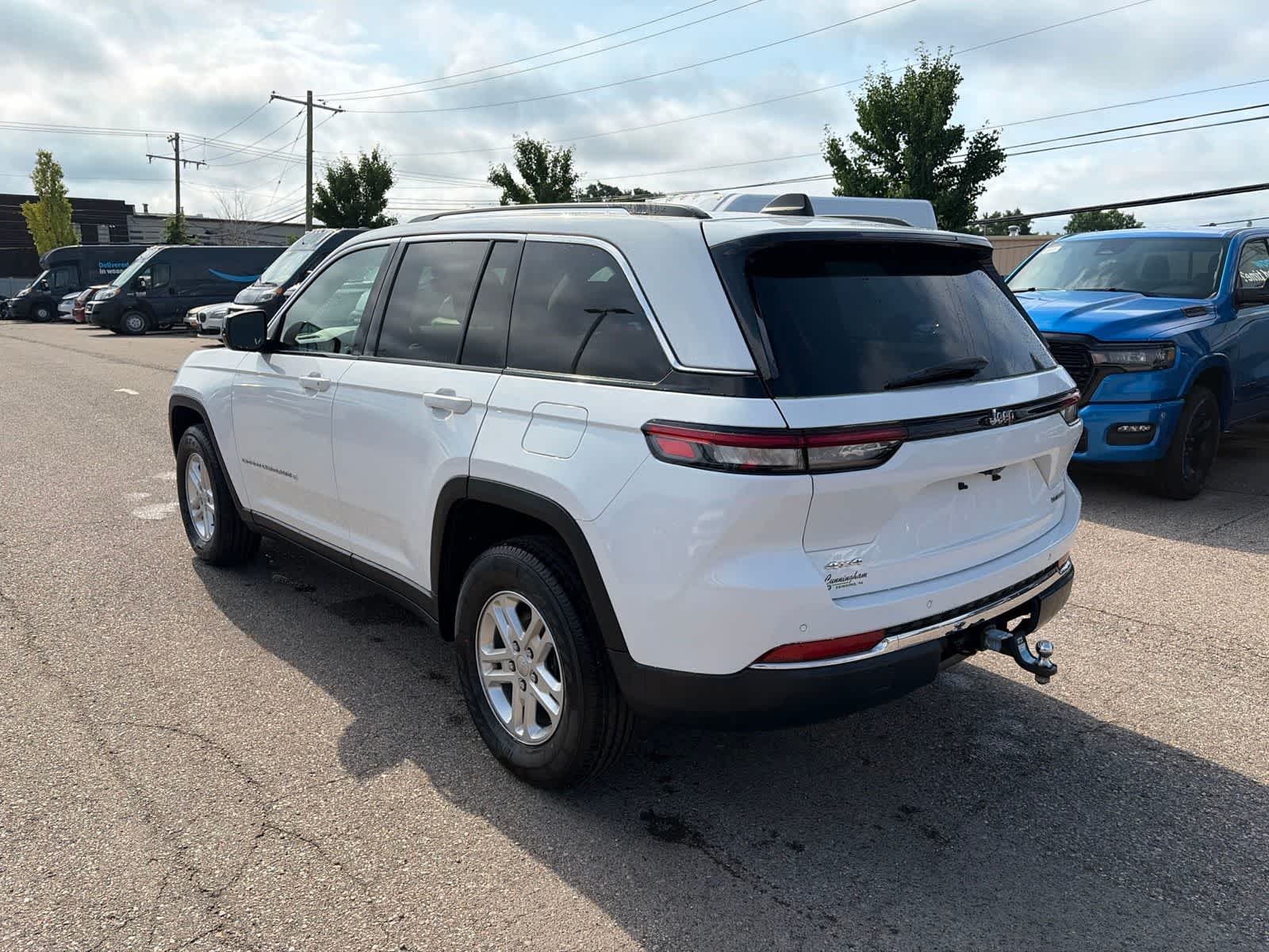 Thumbnail: 2023 Jeep Grand Cherokee - 17