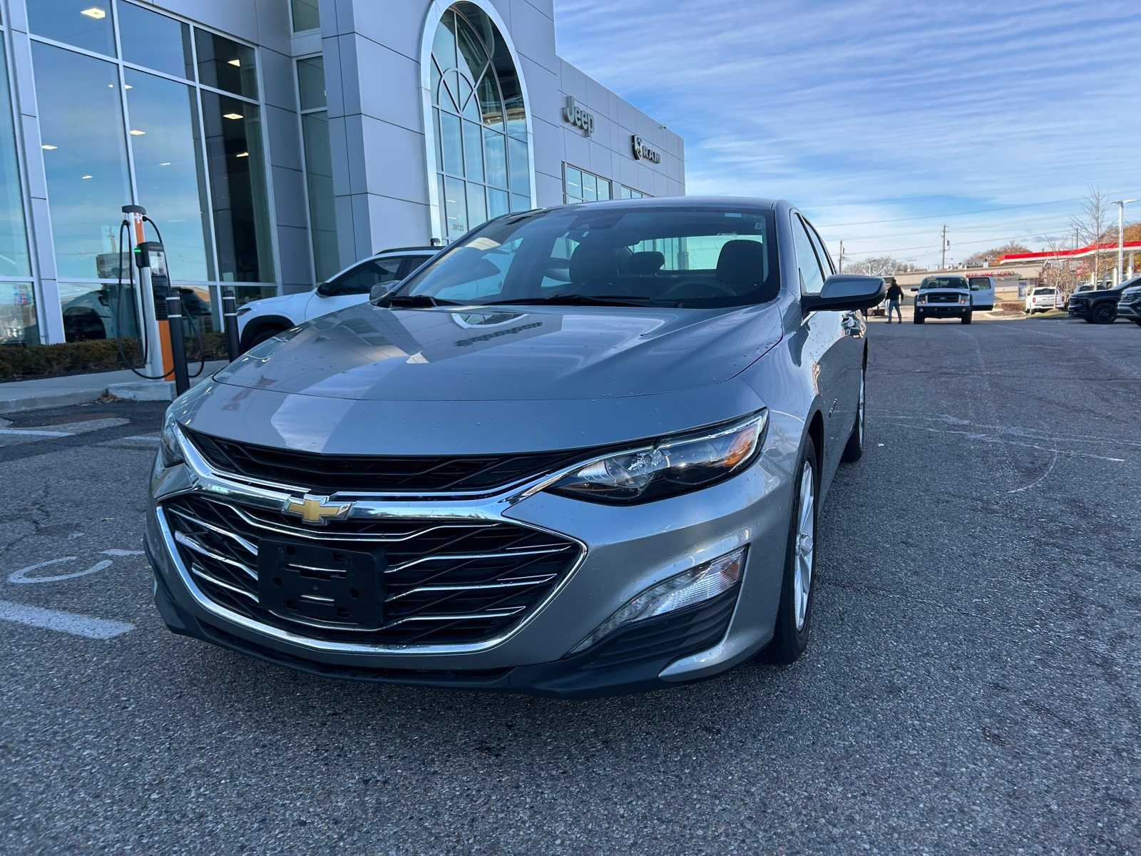 Thumbnail: 2023 Chevrolet Malibu - 3