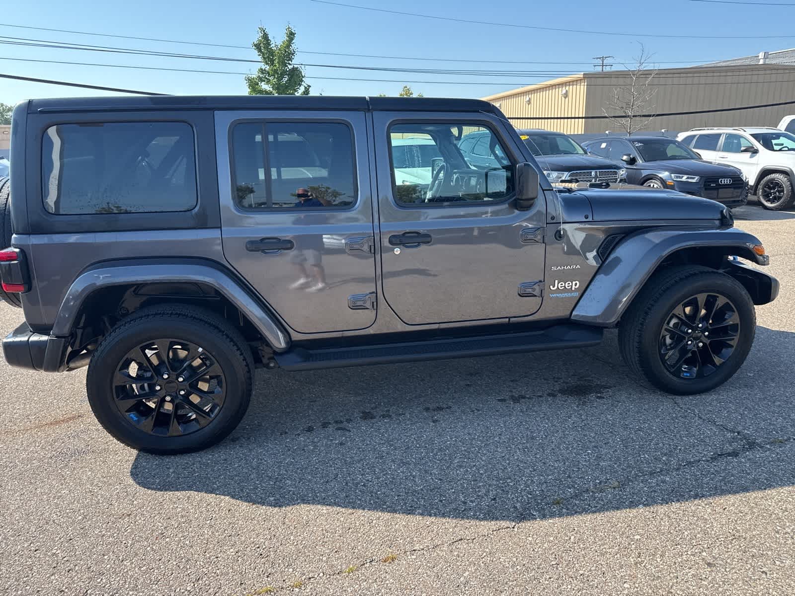 Thumbnail: 2022 Jeep Wrangler - 10