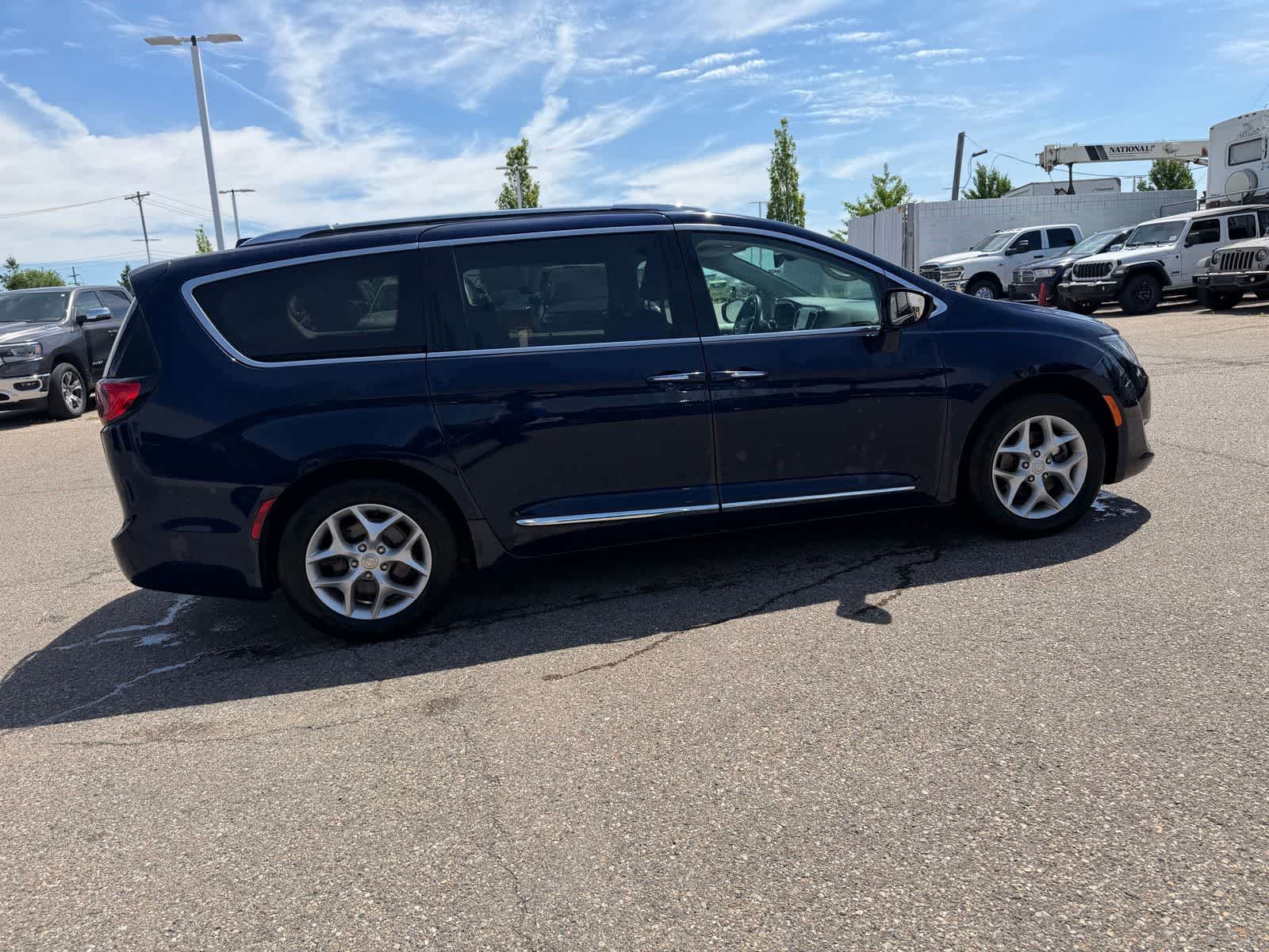 Thumbnail: 2019 Chrysler Pacifica - 14